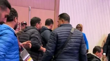 انسحاب البعثة المصرية.. فيديو من مؤتمر مدرب نيجيريا